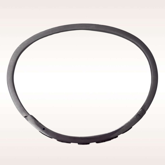 🌼Silver Tone & Copper Symbolic Bracelet - Picture 4 of 6